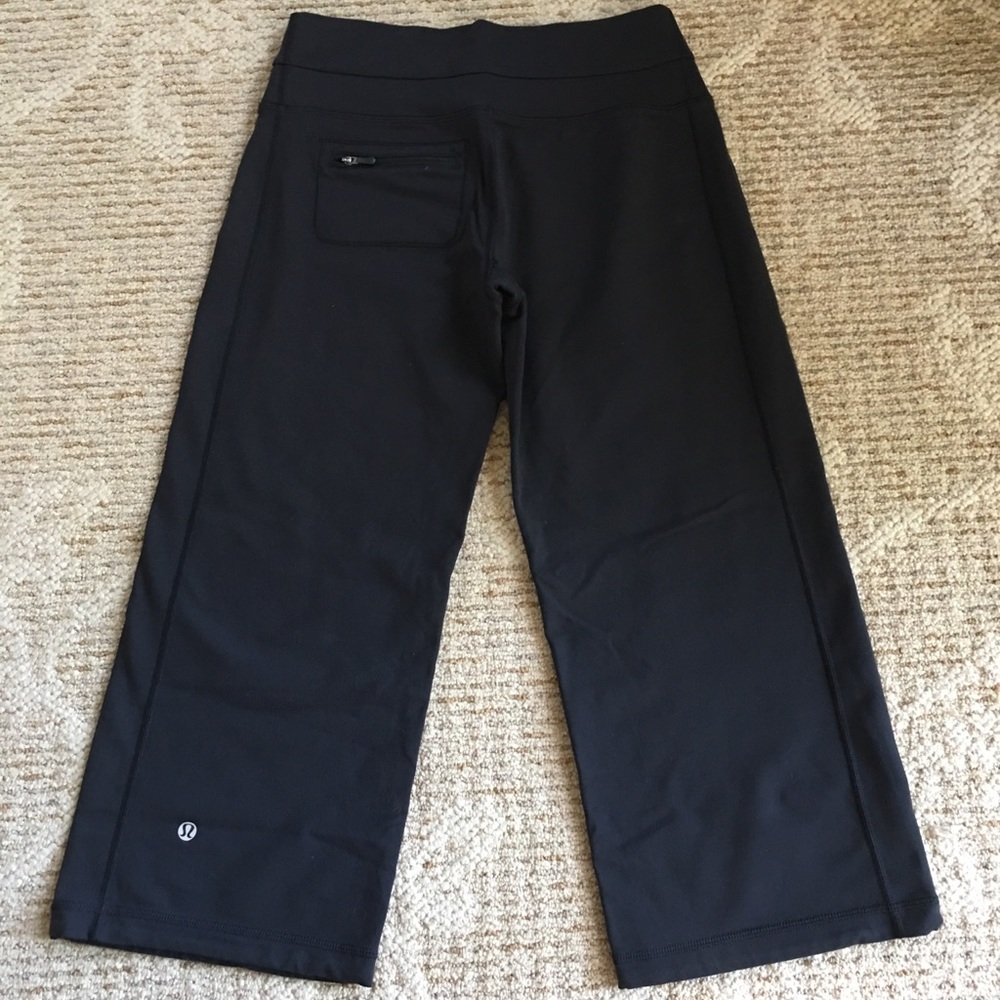 Lulu Lemon athletic crop pant.